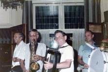 1984-Bombakkes-Jaarlijks-reisje-31-eindpunt-Cafe-van-Arensbergen-