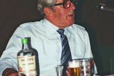 1980-Bombakkes-Vergadering-02-Voorzitter-Harry-van-Arensbergen-