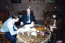 1982-Bombakkes-Contract-ondertekening-02