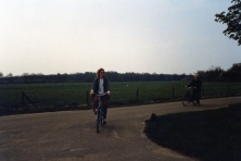 1990-Bombakkes-Vrolie-Fietstocht-01-Uitstippelen