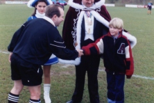 1992-Bombakkes-Aftrap-Voetbalwedstrijd-van-Vitesse-08-02