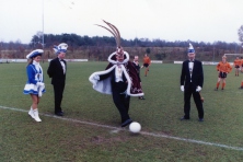 1992-Bombakkes-Aftrap-Voetbalwedstrijd-van-Vitesse-08-03