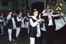 1992-Bombakkes-Bezoek-bij-Waggelaarsbal-01