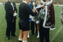 1995-02-19-Bombakkes-Prins-aftrap-Vitessen08-Leunen-01