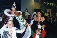 2001-Bombakkes-Gast-bij-Carnavalsbal-Dichterbij-07