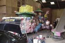 2002-Bombakkes-Optocht-Bouwen-wagen-Vriendengroep-Davy-Goertz-01