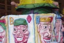 2002-Bombakkes-Optocht-Bouwen-wagen-Vriendengroep-Davy-Goertz-02