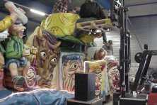 2002-Bombakkes-Optocht-Bouwen-wagen-Vriendengroep-Davy-Goertz-17