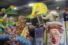 2002-Bombakkes-Optocht-Bouwen-wagen-Vriendengroep-Davy-Goertz-59