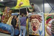 2002-Bombakkes-Optocht-Bouwen-wagen-Vriendengroep-Davy-Goertz-73