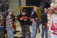 2002-Bombakkes-Optocht-Bouwen-wagen-Vriendengroep-Davy-Goertz-77