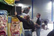 2002-Bombakkes-Optocht-Bouwen-wagen-Vriendengroep-Davy-Goertz-84