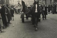 1950er-jaren-Bombakkes-Carnavalsoptocht-Zandstraat-01