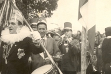 1960er-jaren-Bambakkes-Hofkapel-voorop-Max-de-Wolf