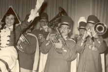 1960er-jaren-Bombakkes-Hofkapel-Tanzmarietschen-Truus-Sluiters-01