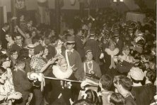 1960er-jaren-Bombakkes-Prinsenbal-zaal-Piet-van-Nol-van-Bergen-