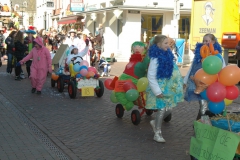 Kinderoptochtwwparty2011 024