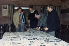 1981-Bombakkes-Krantencommissie-laatste-controle-03