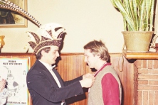 1982-Bombakkes-Uitreiking-Bombakkeskrant-07