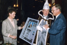 1988-Bombakkes-Uitreiking-Bombakkeskrant-04