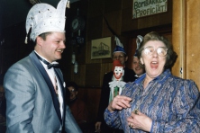 1991-02-01-Bombakkes-Krant-Uitreiking-07