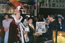 1994-Bombakkes-Krant-uitreiking-02