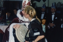 1997-Bombakkeskrantuitreiking-06