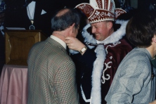 1997-Bombakkeskrantuitreiking-11