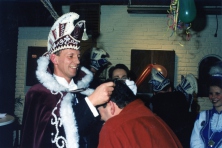 1999-Bombakkeskrantuitreiking-04