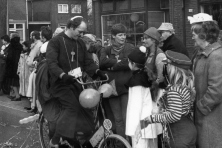 1980-Bombakkes-Carnavalsoptocht-de-Bolderkar-01