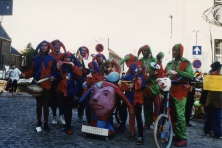 1981-Bombakkes-Carnavalsoptocht-14-de-Bolderkar-