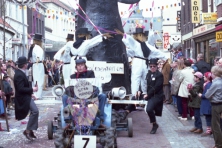 1981-Bombakkes-Carnavalsoptocht-38
