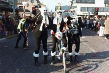 1982-Bombakkes-Carnavalsoptocht-de-Bolderkar-03
