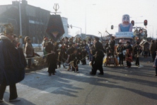 1983-Bombakkes-Carnavalsoptocht-de-Bolderkar-03