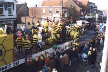 1999-Bombakkes-Optocht-Vriendengroep-Davy-Goertz-07