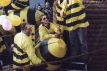 1999-Bombakkes-Optocht-Vriendengroep-Davy-Goertz-08