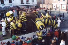 1999-Bombakkes-Optocht-Vriendengroep-Davy-Goertz-09