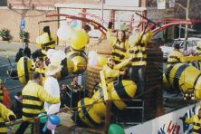 1999-Bombakkes-Optocht-Vriendengroep-Davy-Goertz-23