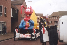 2000-Bombakkes-Carnavaloptocht-Vriendengroep-Davy-Goertz-02