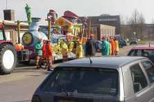 2001-Bombakkes-Carnavalsoptocht-Vriendengroep-Davy-Goertz-42