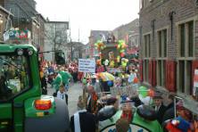 2003-Bombakkes-Carnavalsoptocht-gezien-vanaf-Ex-Prinsenwagen-10