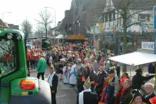 2003-Bombakkes-Carnavalsoptocht-gezien-vanaf-Ex-Prinsenwagen-33