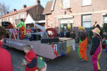 2006-Bombakkes-Carnavalsoptocht-in-de-Steendalerstraat-013