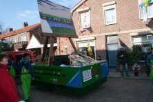 2006-Bombakkes-Carnavalsoptocht-in-de-Steendalerstraat-020