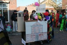 2006-Bombakkes-Carnavalsoptocht-in-de-Steendalerstraat-024