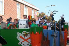 2006-Bombakkes-Carnavalsoptocht-in-de-Steendalerstraat-030