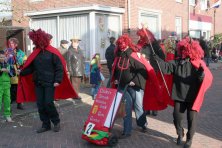 2006-Bombakkes-Carnavalsoptocht-in-de-Steendalerstraat-039