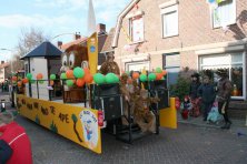 2006-Bombakkes-Carnavalsoptocht-in-de-Steendalerstraat-048