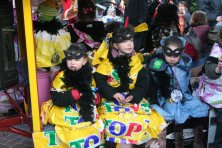 2006-Bombakkes-Carnavalsoptocht-in-de-Steendalerstraat-064