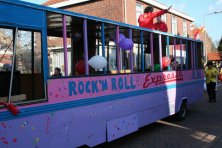 2006-Bombakkes-Carnavalsoptocht-in-de-Steendalerstraat-068